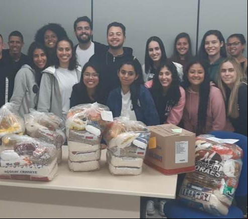 Ação de Marketing desenvolvida pelos alunos do Curso de istração da ETEC arrecada cestas básicas para doação à SADS}