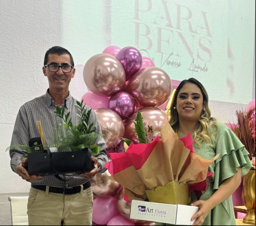 CULTO EM AÇÃO DE GRAÇAS CELEBRA O ANIVERSÁRIO DA PASTORA VANESSA ARRUDA EM LEME}