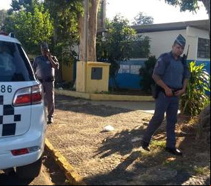 Aluno esfaqueia aluna em sala de aula da EE Profa. Osmarina Sedeh Padilha em Pirassununga}