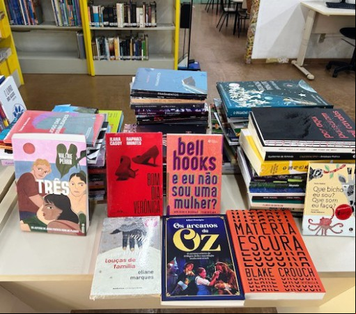 BIBLIOTECA MUNICIPAL RECEBE DOAÇÕES DE 160 LIVROS POR MEIO DO SISEB - SISTEMA ESTADUAL DE BIBLIOTECAS}