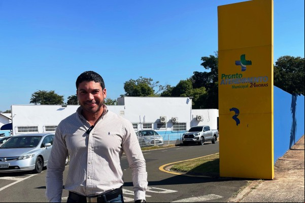 DR. DAVID PEDRÃO COBRA MAIS PROFISSIONAIS NA SAÚDE E MENOS CARGOS COMISSIONADOS: “A PRIORIDADE TEM QUE SER O POVO”}